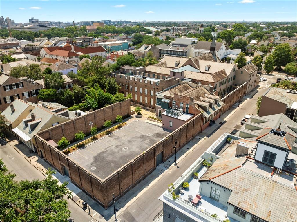 1022 BARRACKS Street 105