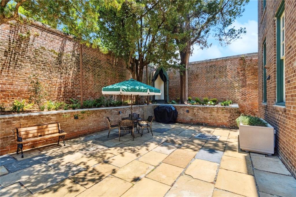 1022 BARRACKS Street 105