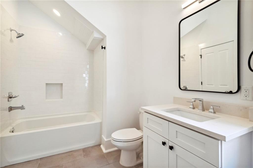 1022 BARRACKS Street 105