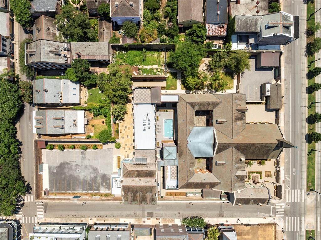 1022 BARRACKS Street 105