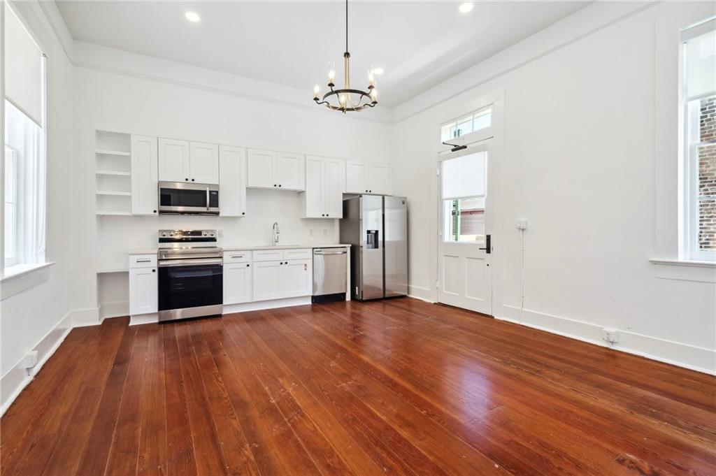 1022 BARRACKS Street 105