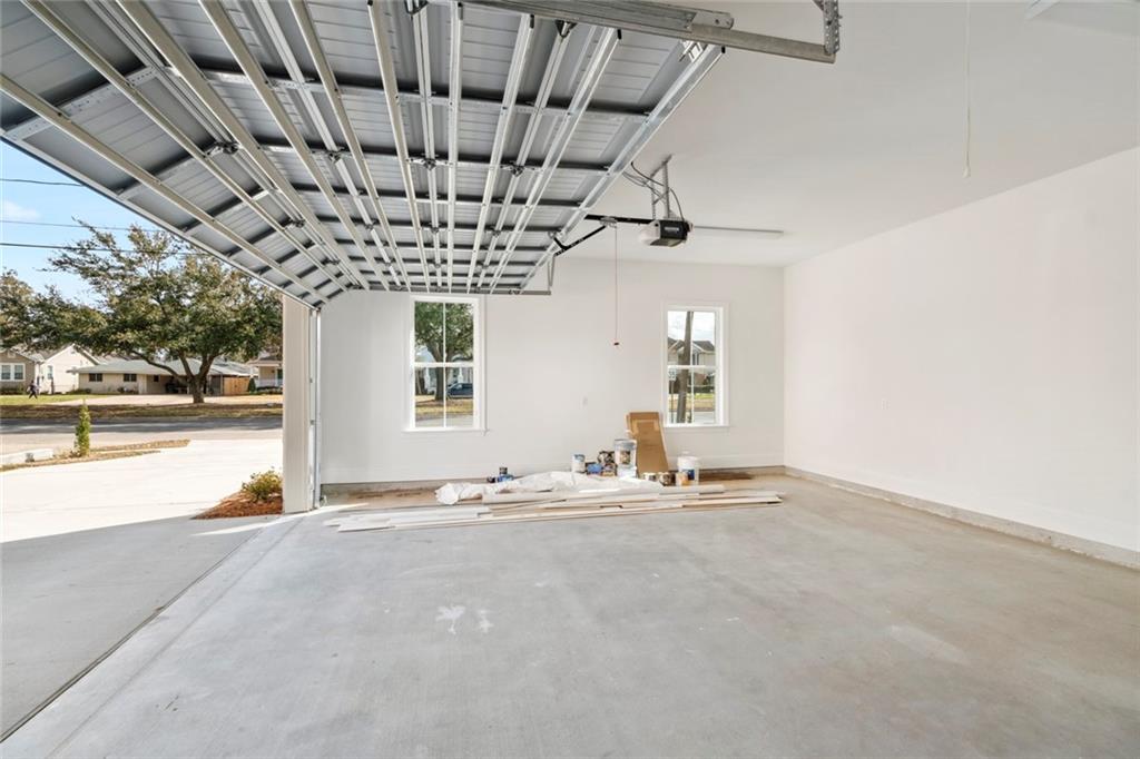 322 BONNABEL Boulevard