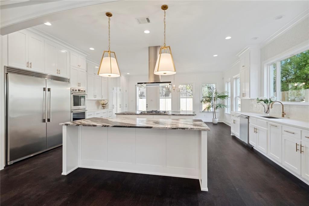 322 BONNABEL Boulevard