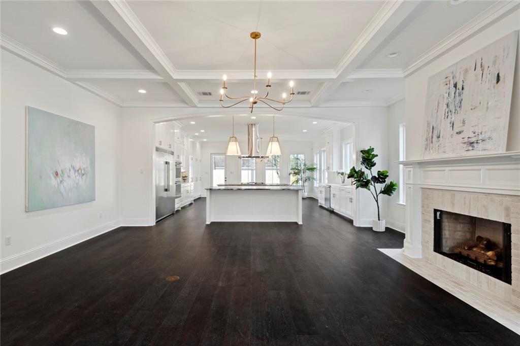 322 BONNABEL Boulevard