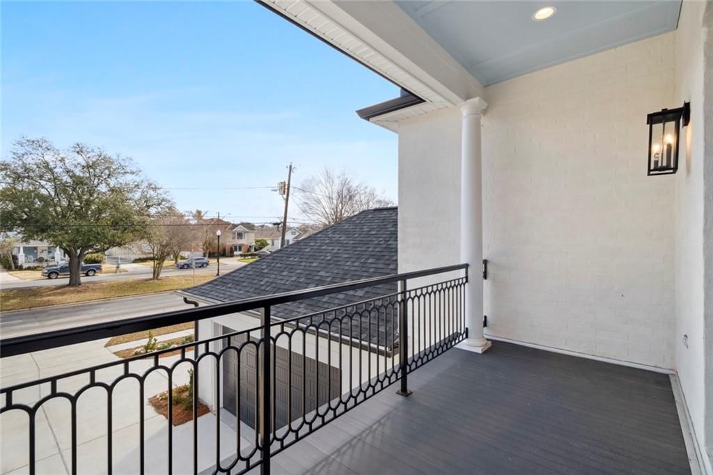 322 BONNABEL Boulevard