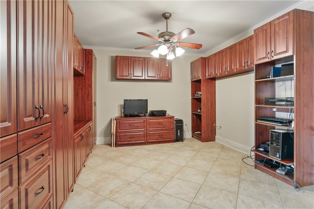 232 LAKE MARINA Avenue 9D