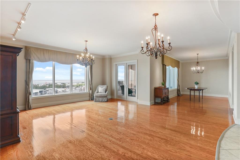 232 LAKE MARINA Avenue 9D