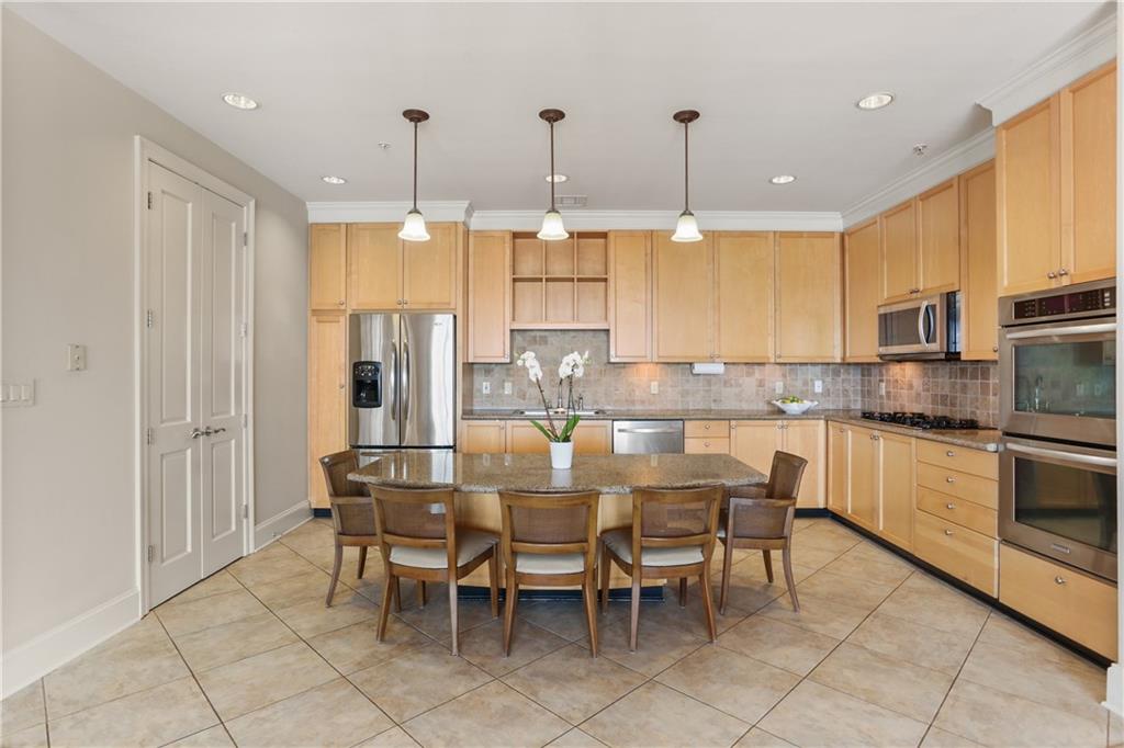 232 LAKE MARINA Avenue 9D