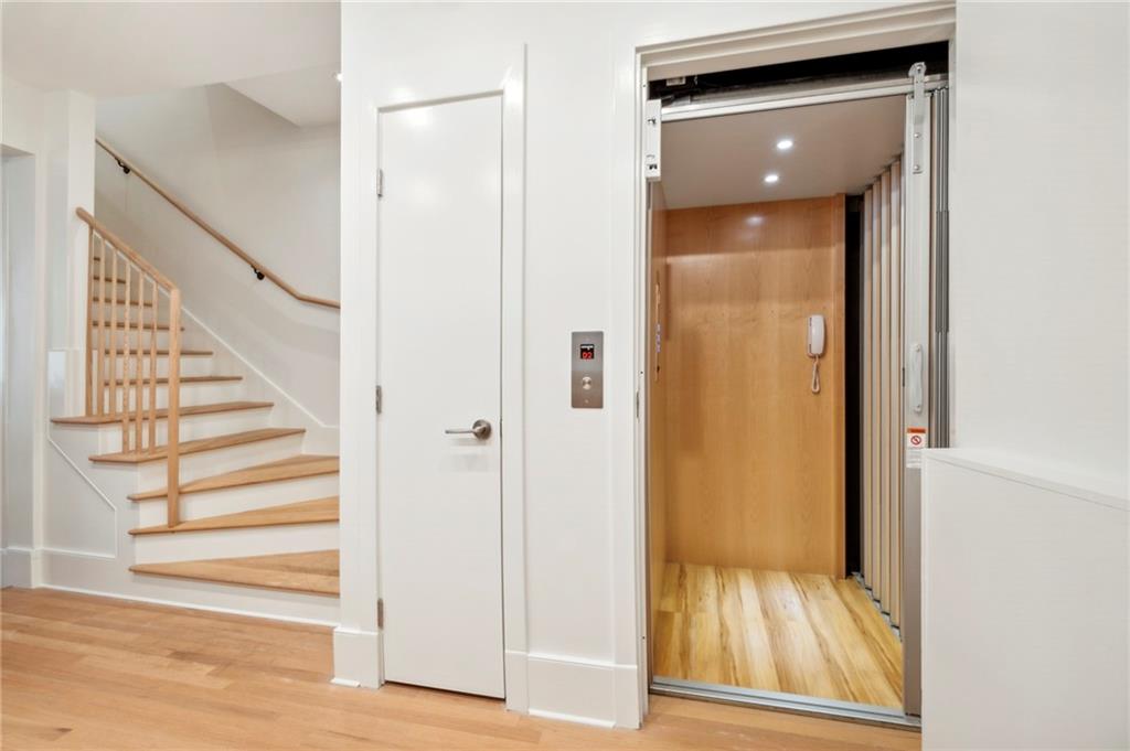 7008 CHESTNUT Street 201