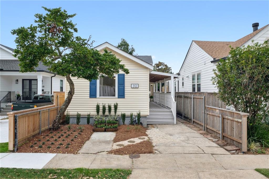 312 PAPWORTH Avenue