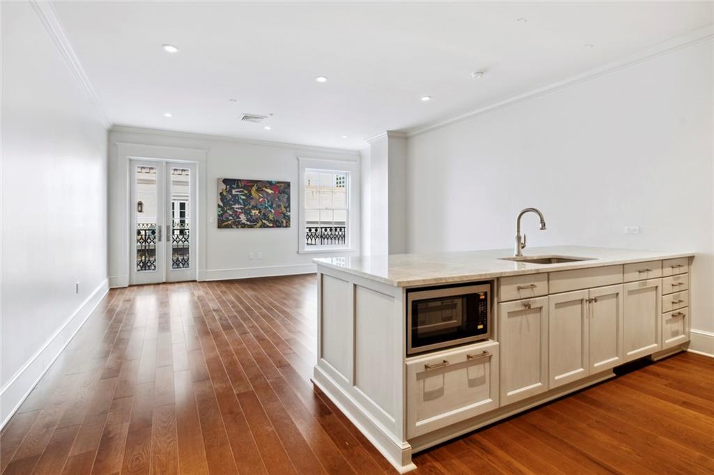 700 MAGAZINE Street 516