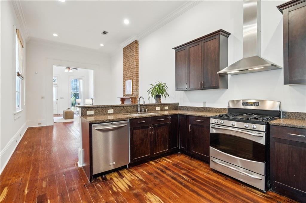 2213-15 GENERAL PERSHING Street