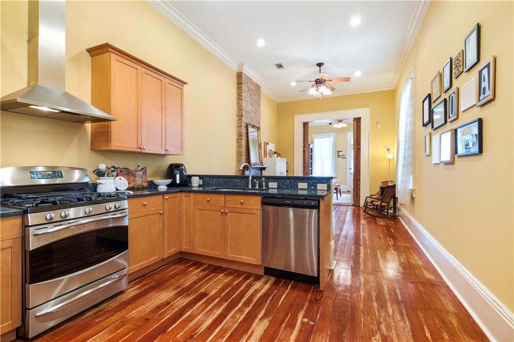 2213-15 GENERAL PERSHING Street