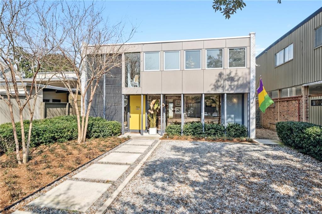 7515 DOMINICAN Street