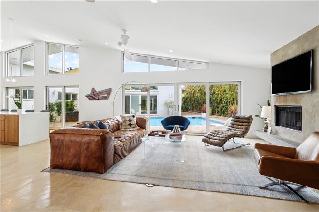 438 AMETHYST Street