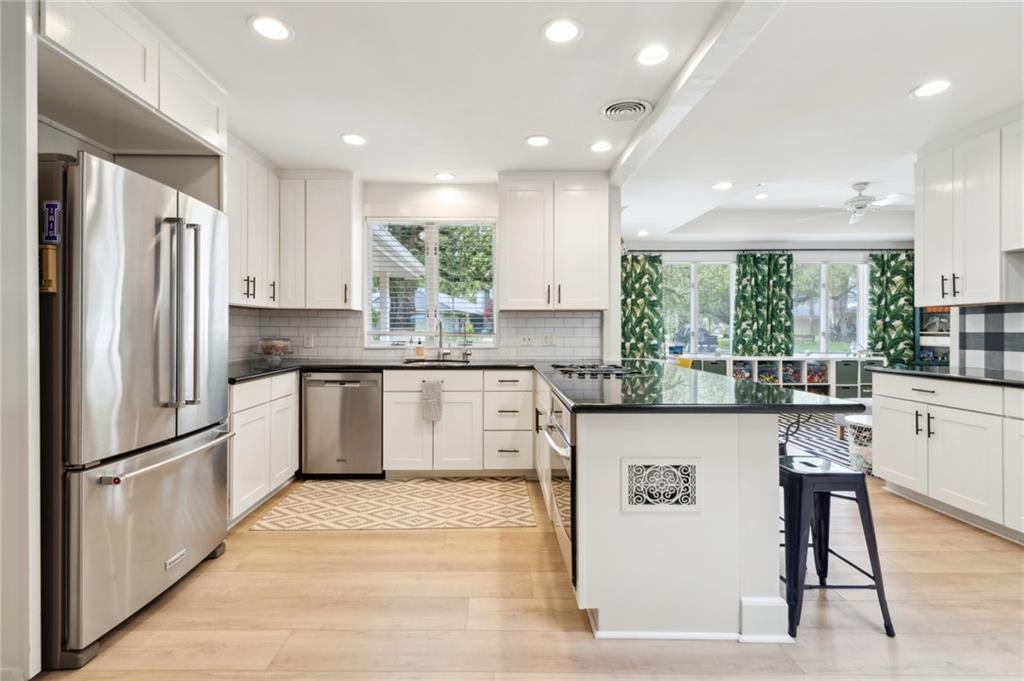 6415 PERLITA Drive
