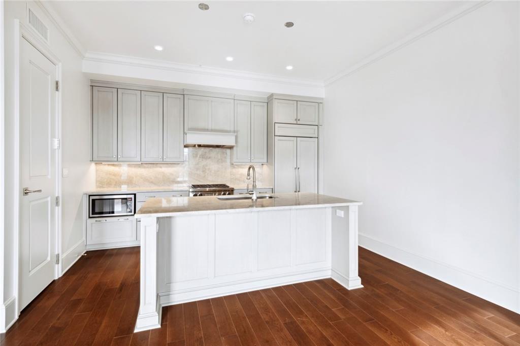 700 MAGAZINE Street 513