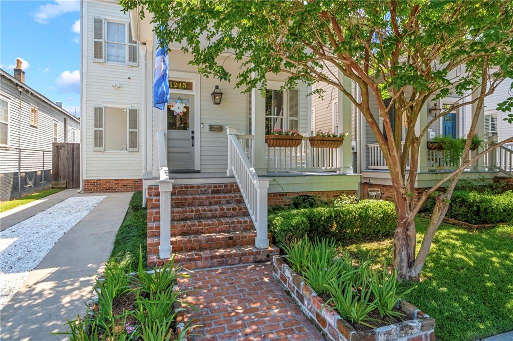 1215 SAINT ANDREW Street