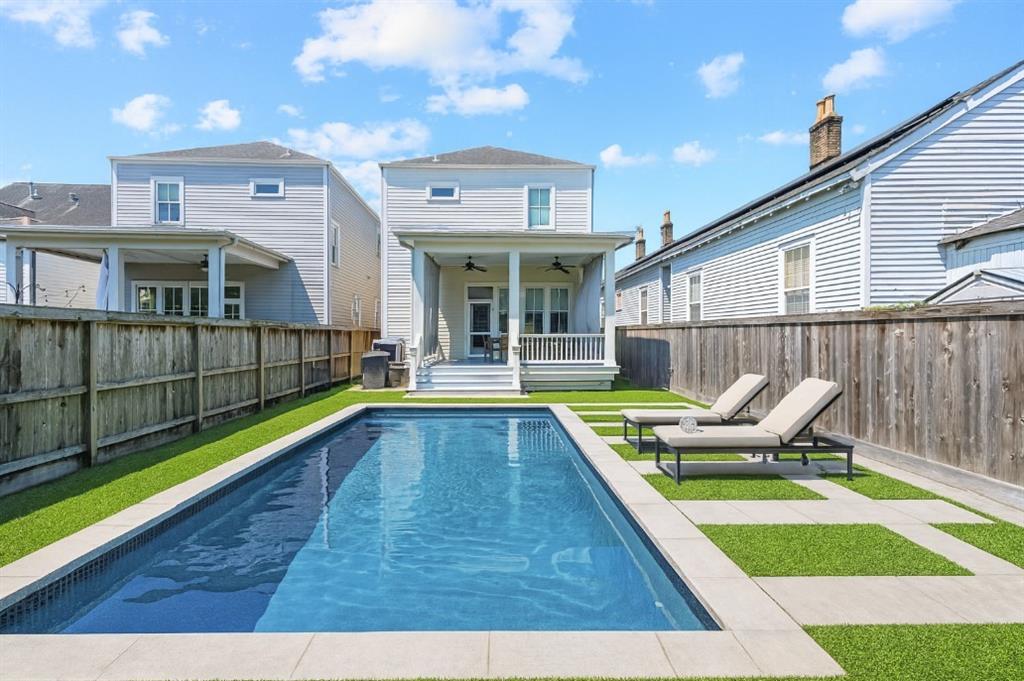 1215 SAINT ANDREW Street