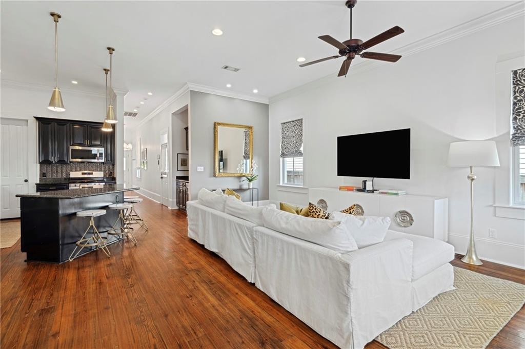 1215 SAINT ANDREW Street