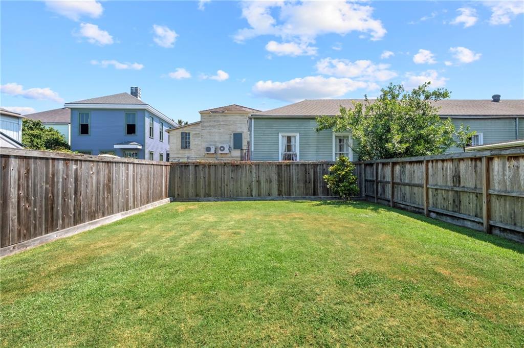 1215 SAINT ANDREW Street