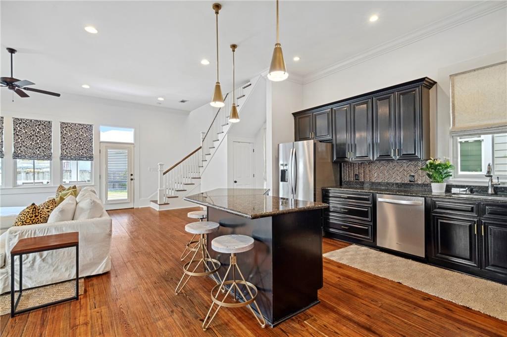 1215 SAINT ANDREW Street