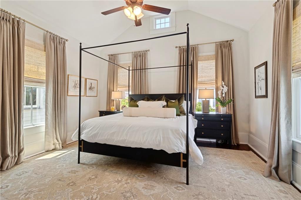 1215 SAINT ANDREW Street