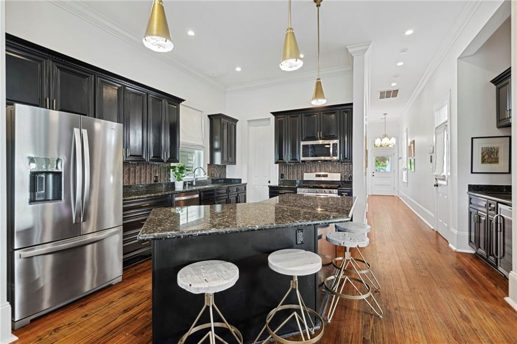 1215 SAINT ANDREW Street