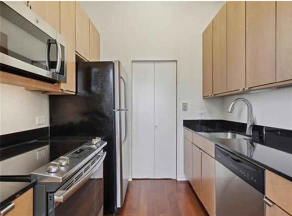330 JULIA Street 324