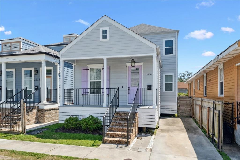 2909 AMELIA Street