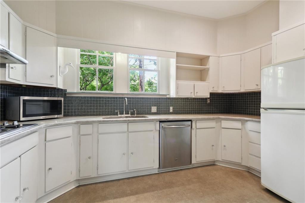 1665 DUFOSSAT Street