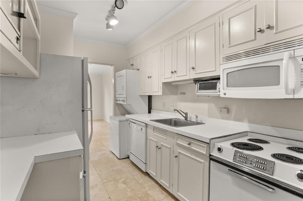 1550 SECOND Street 4F