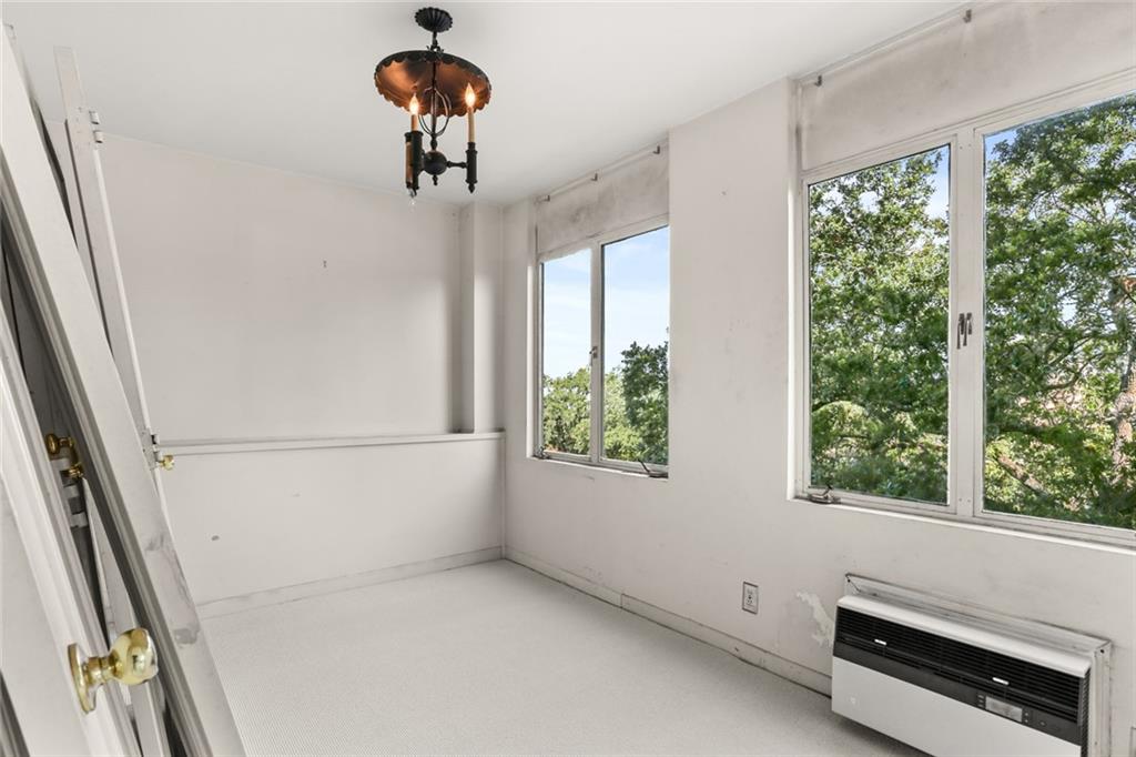 1550 SECOND Street 4F