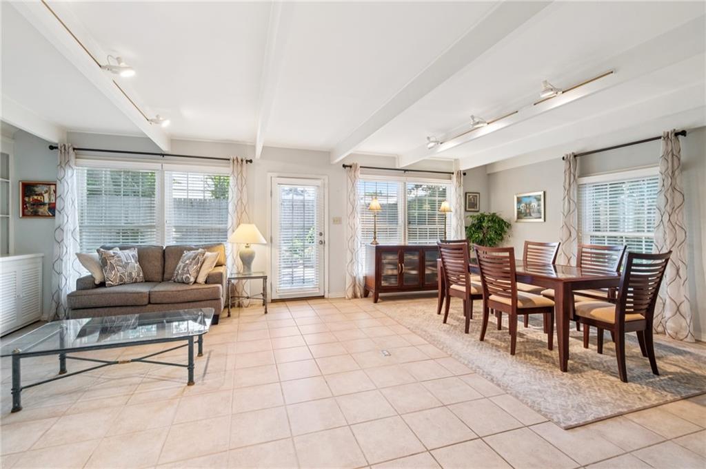 319 E WILLIAM DAVID Parkway
