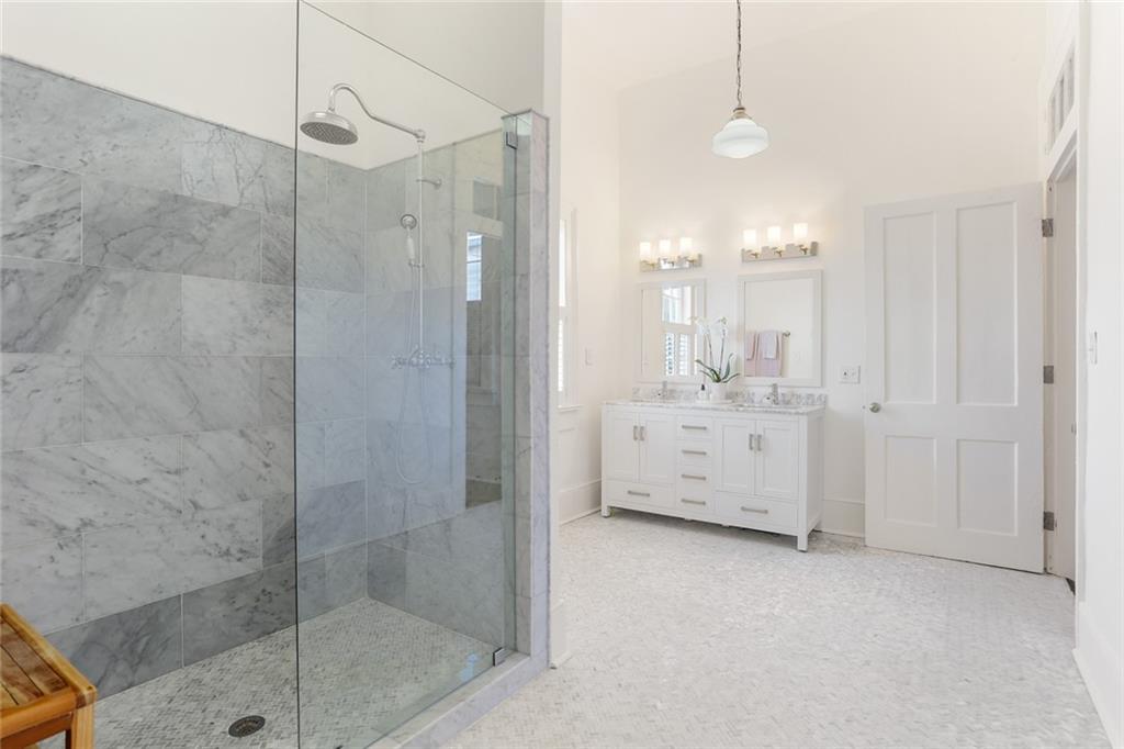 1615 PRYTANIA Street