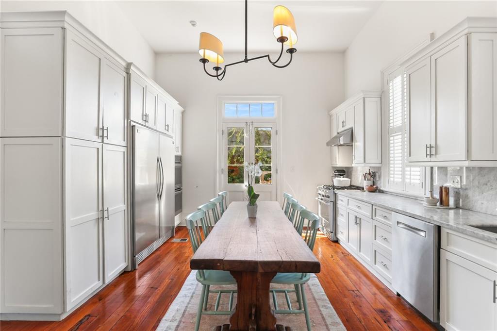 1615 PRYTANIA Street