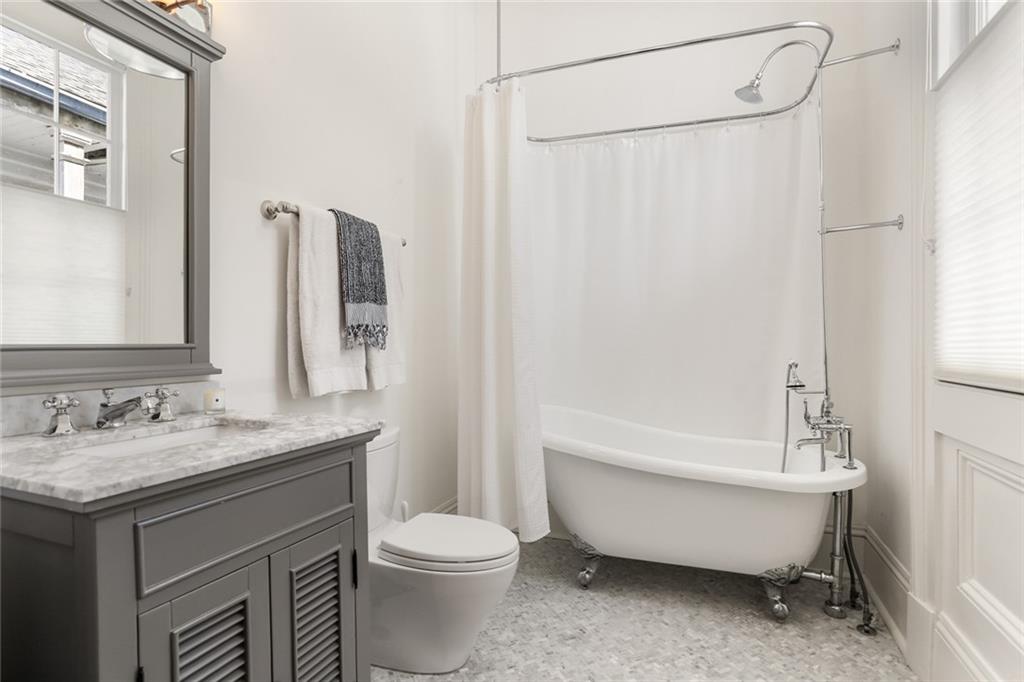 1615 PRYTANIA Street