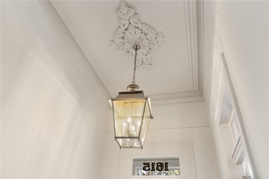 1615 PRYTANIA Street