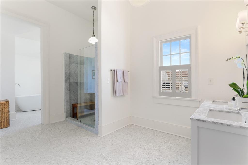 1615 PRYTANIA Street