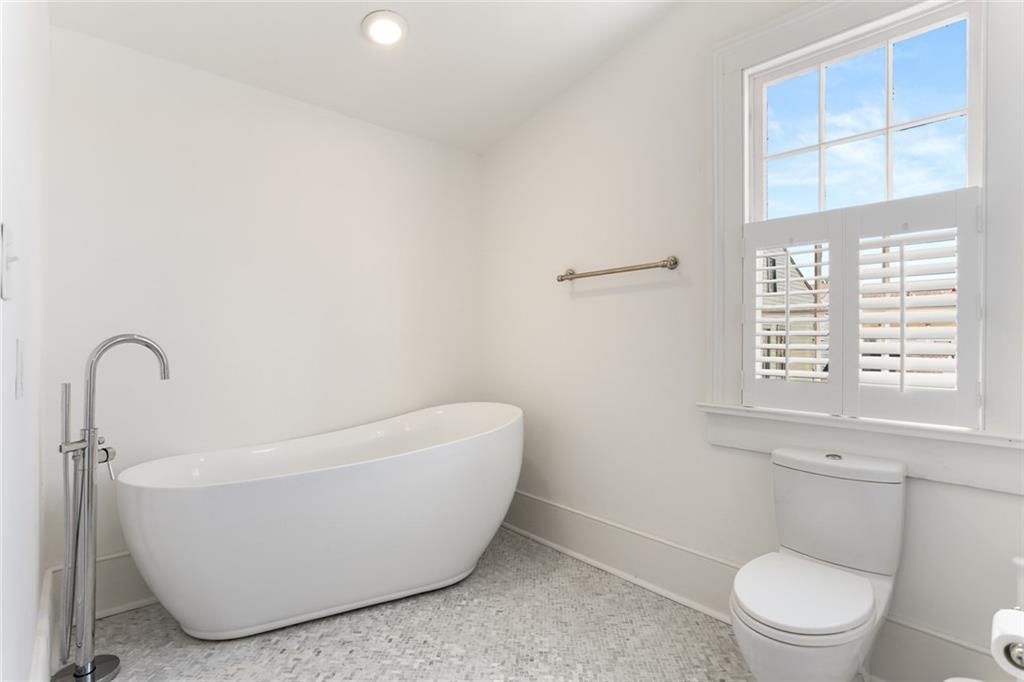 1615 PRYTANIA Street