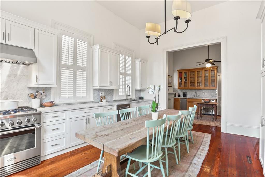 1615 PRYTANIA Street