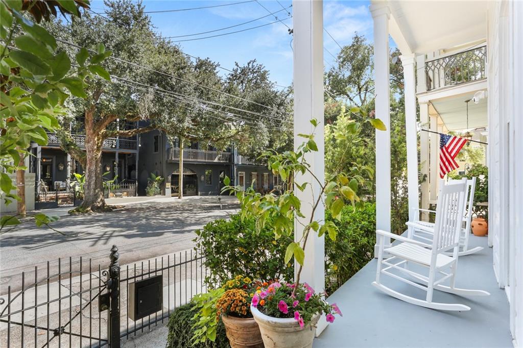 1615 PRYTANIA Street