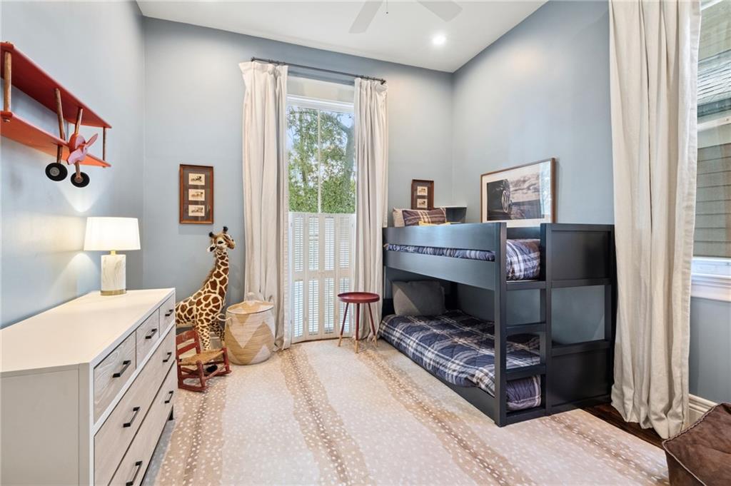 6035 COLISEUM Street