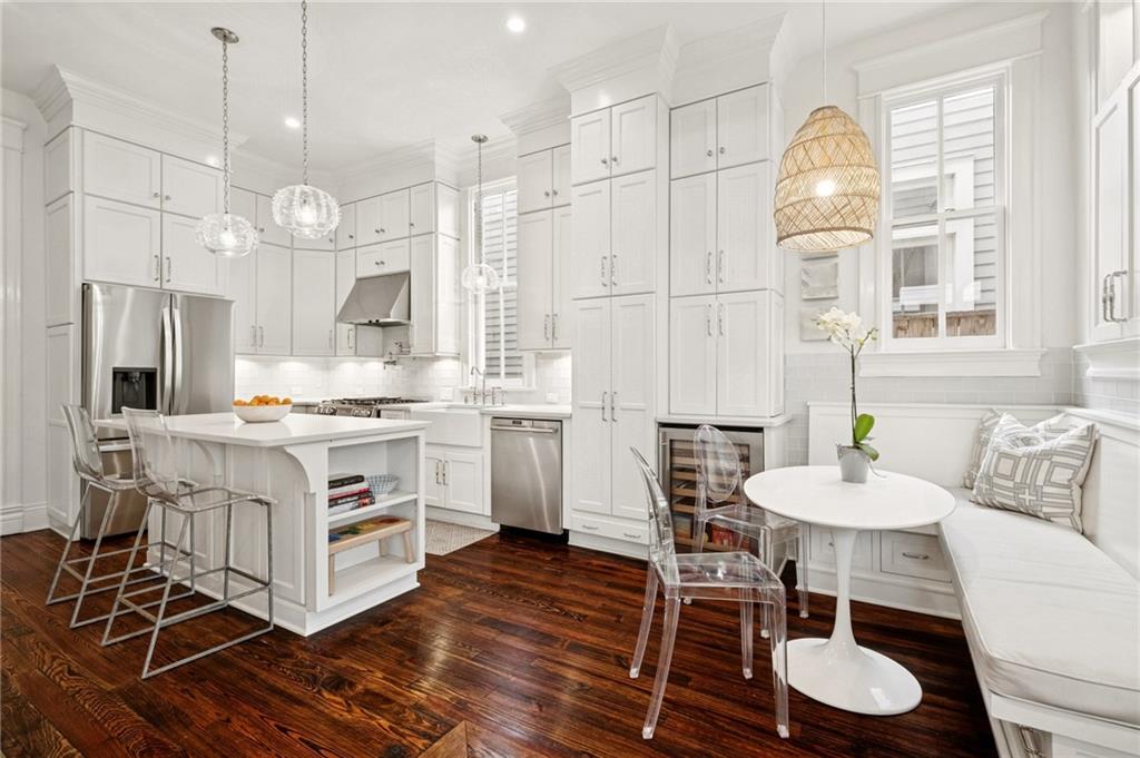 6035 COLISEUM Street