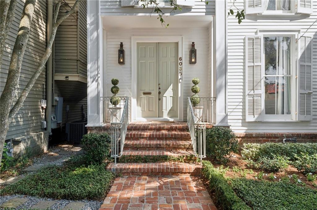 6035 COLISEUM Street