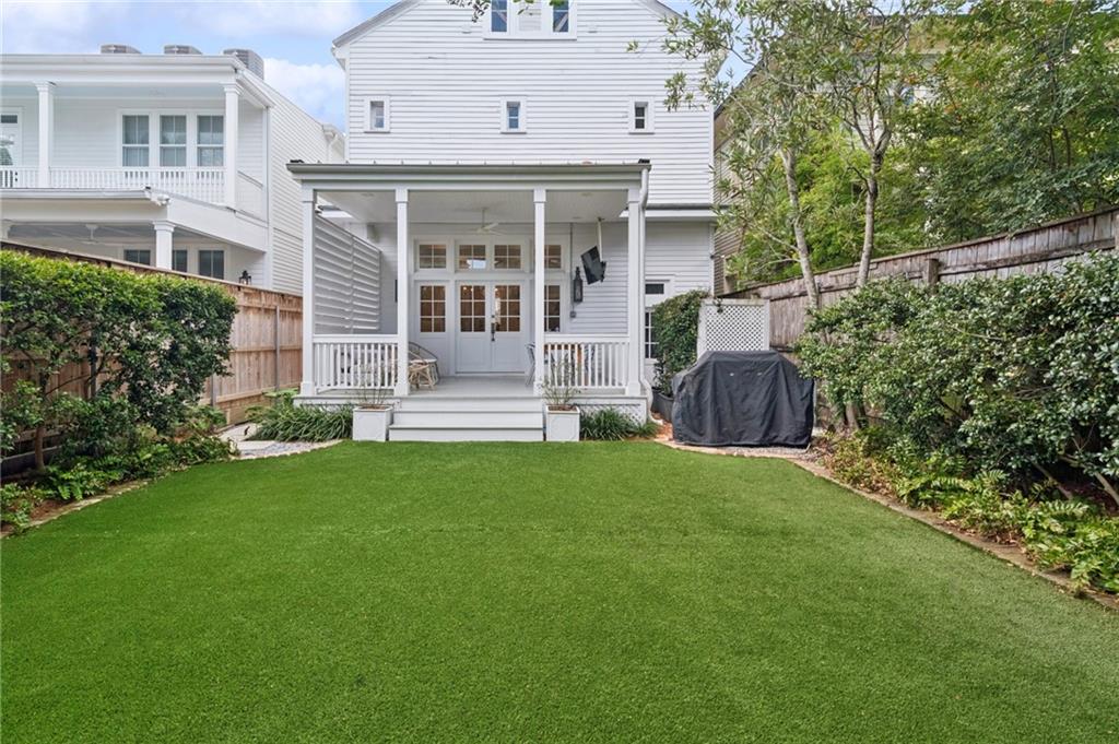 6035 COLISEUM Street