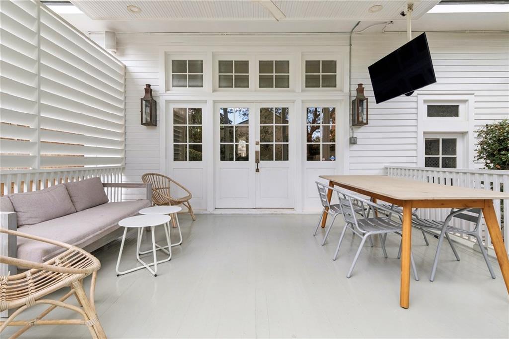 6035 COLISEUM Street