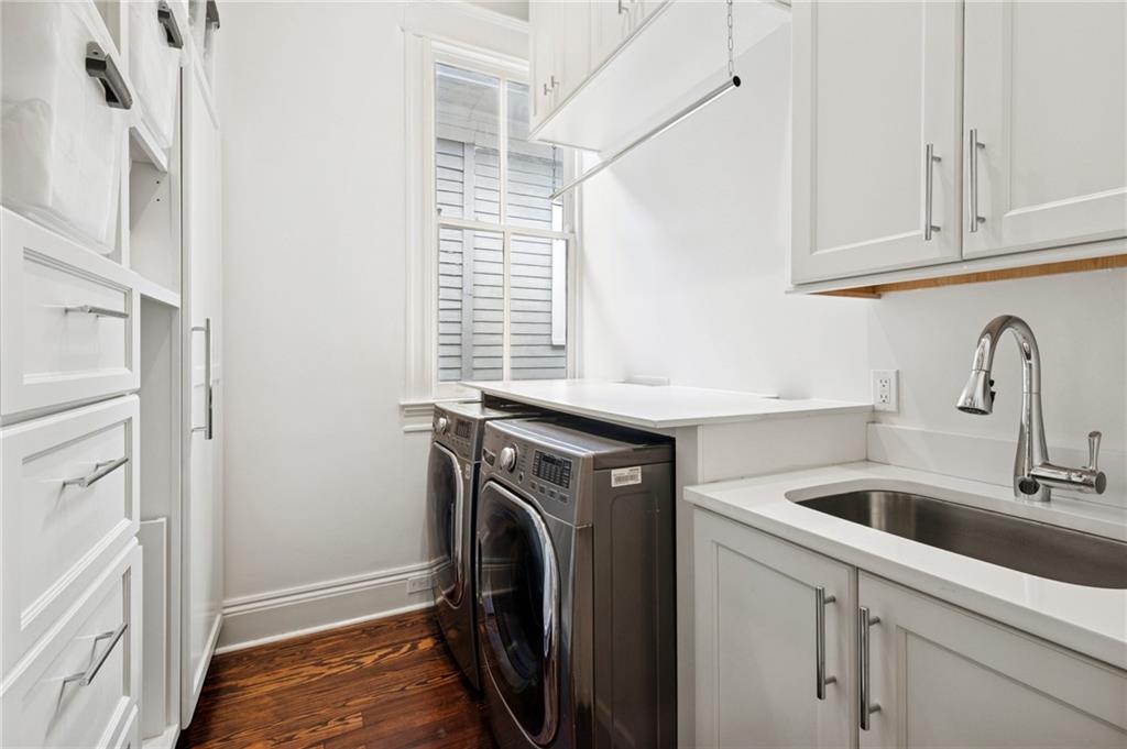 6035 COLISEUM Street