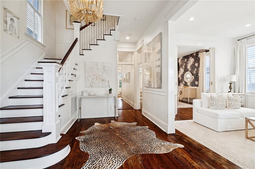 6035 COLISEUM Street