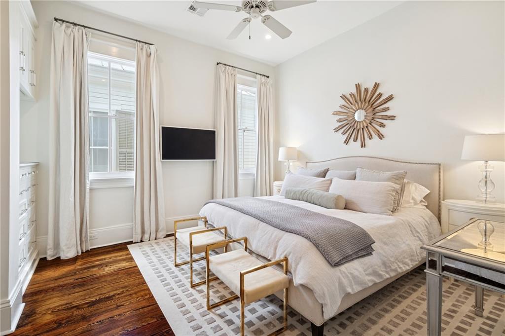 6035 COLISEUM Street